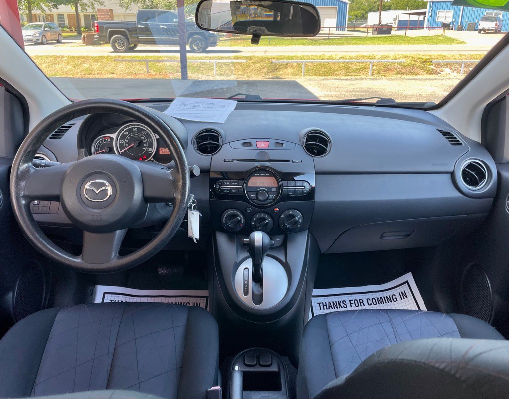 2013 Mazda Mazda2 Image 8