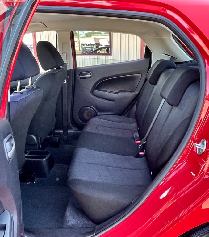 2013 Mazda Mazda2 Image 11