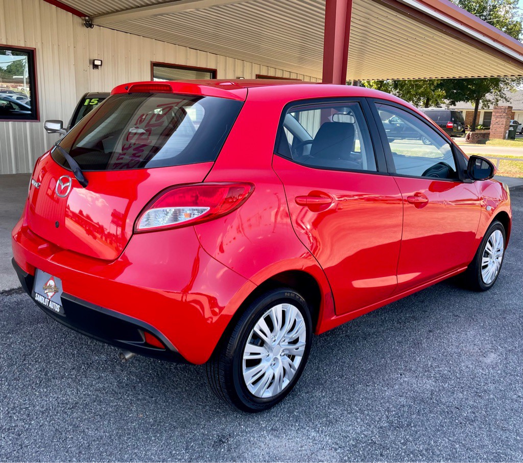 2013 Mazda Mazda2 Image 17