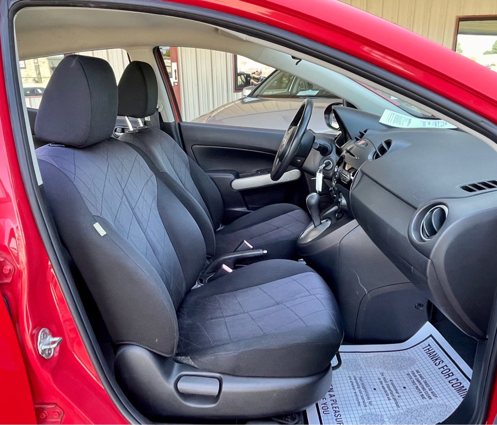 2013 Mazda Mazda2 Image 19
