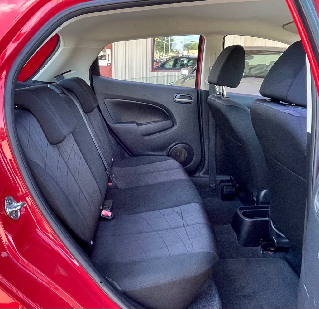 2013 Mazda Mazda2 Image 20