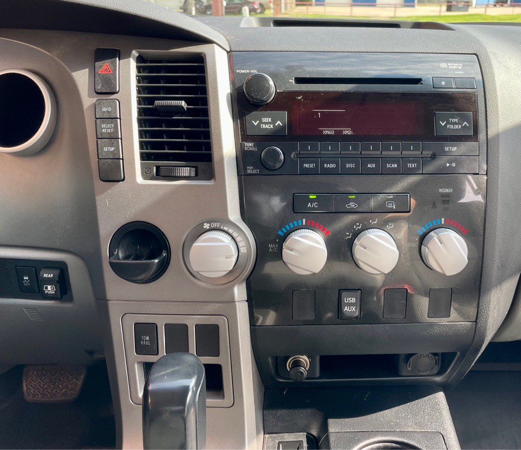 2010 Toyota Tundra Image 12