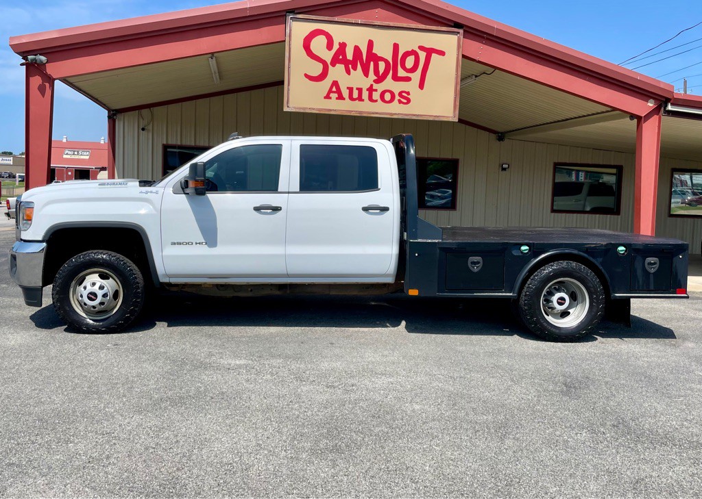 2018 GMC Sierra Image 2
