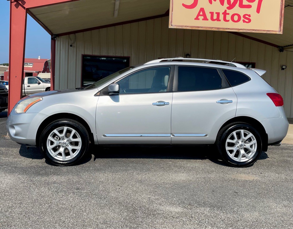 2011 Nissan Rogue Image 2