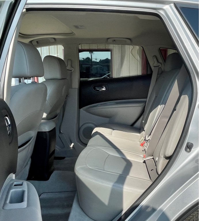 2011 Nissan Rogue Image 12