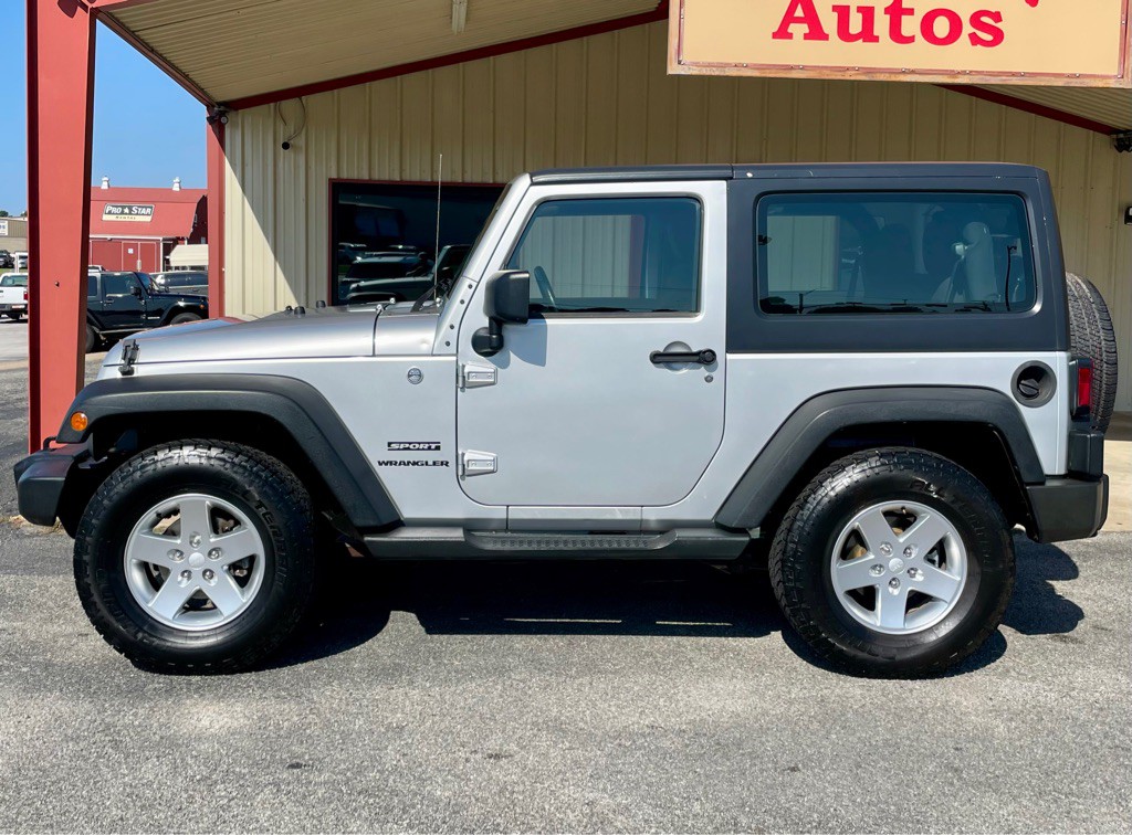 2012 Jeep Wrangler Image 2