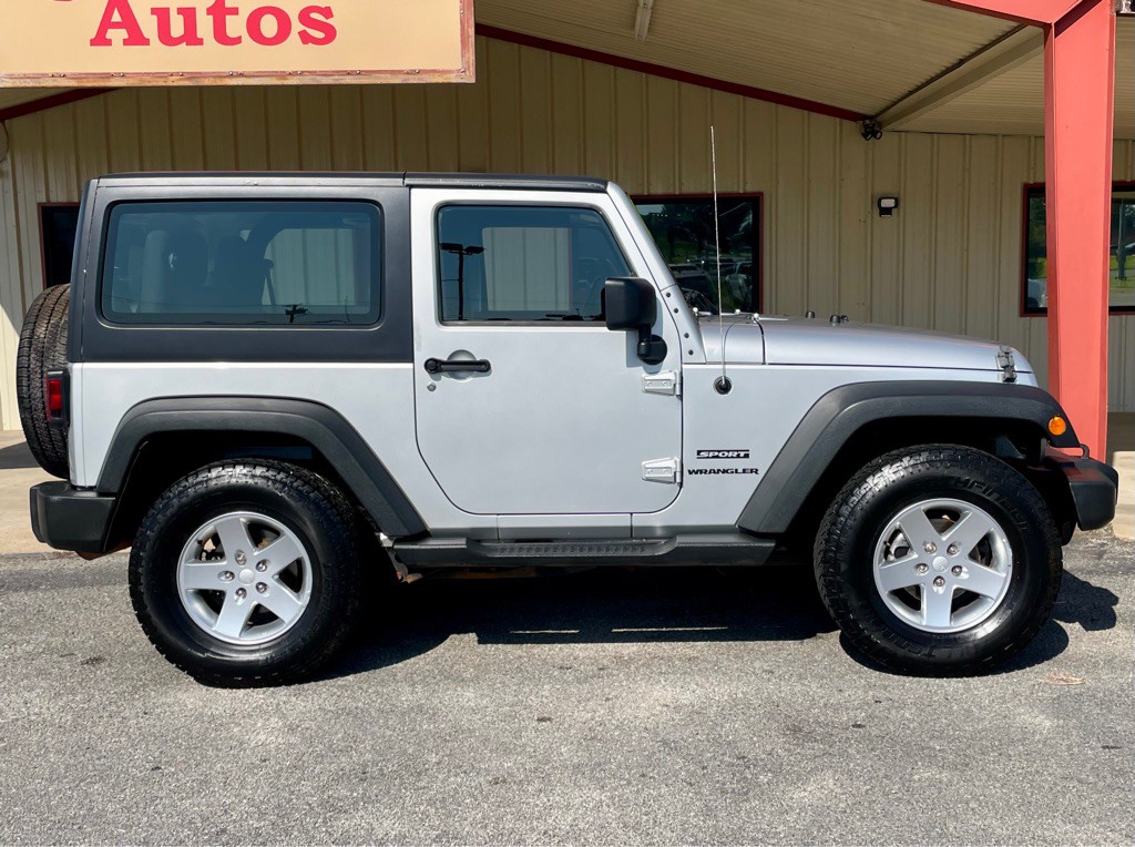 2012 Jeep Wrangler Image 4