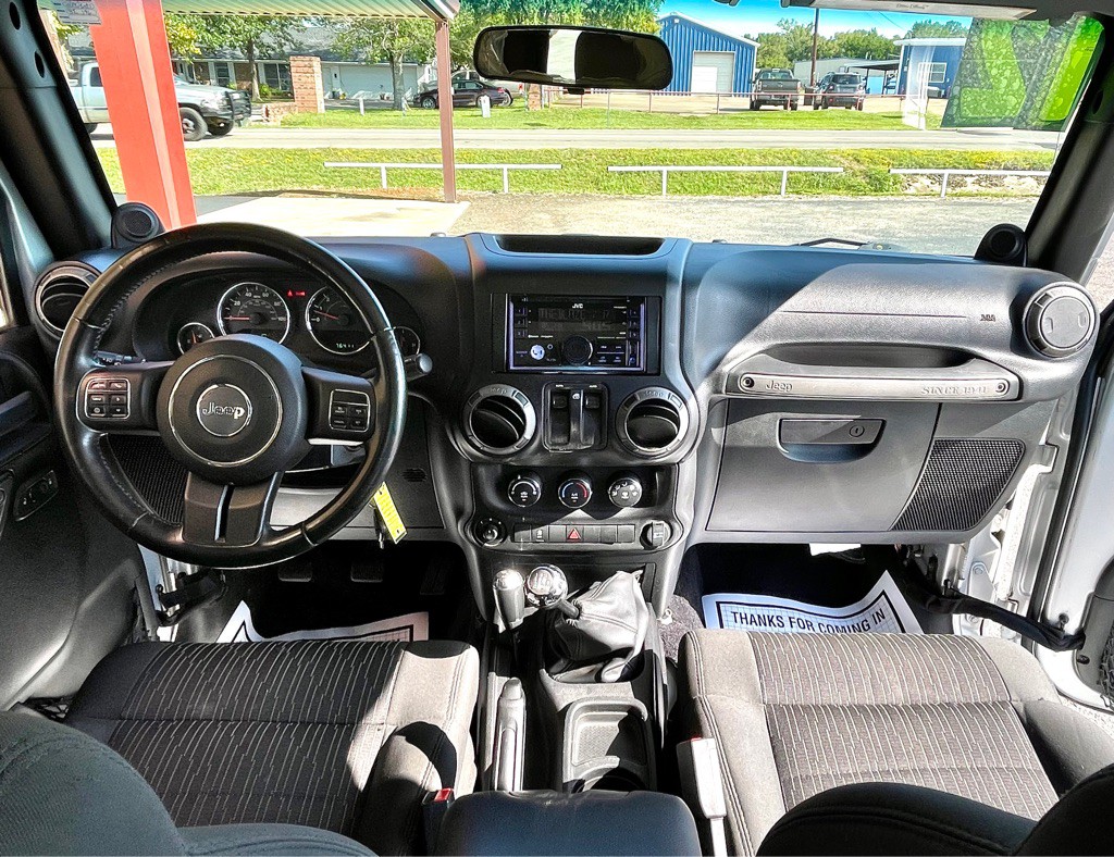 2012 Jeep Wrangler Image 8