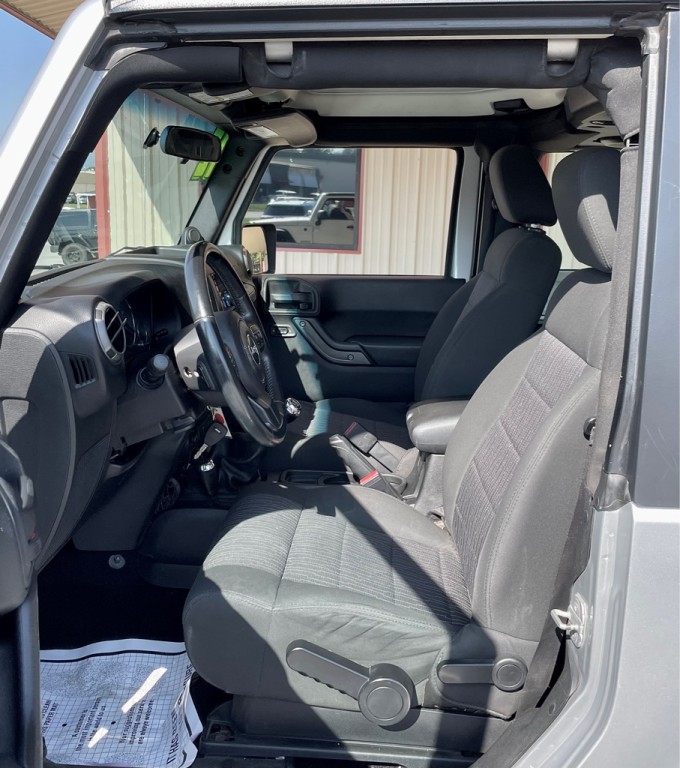 2012 Jeep Wrangler Image 10