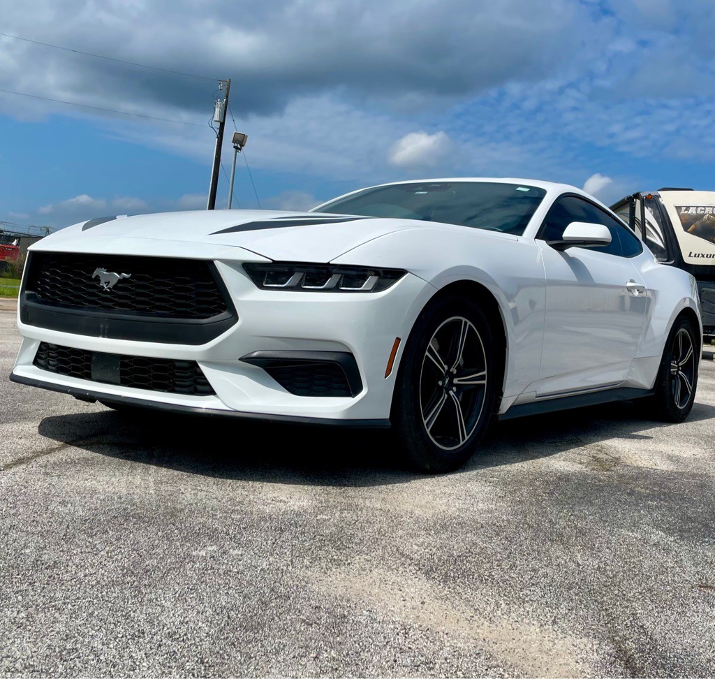 2024 Ford Mustang Image 1