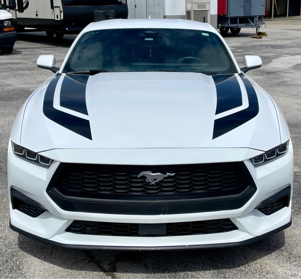 2024 Ford Mustang Image 2