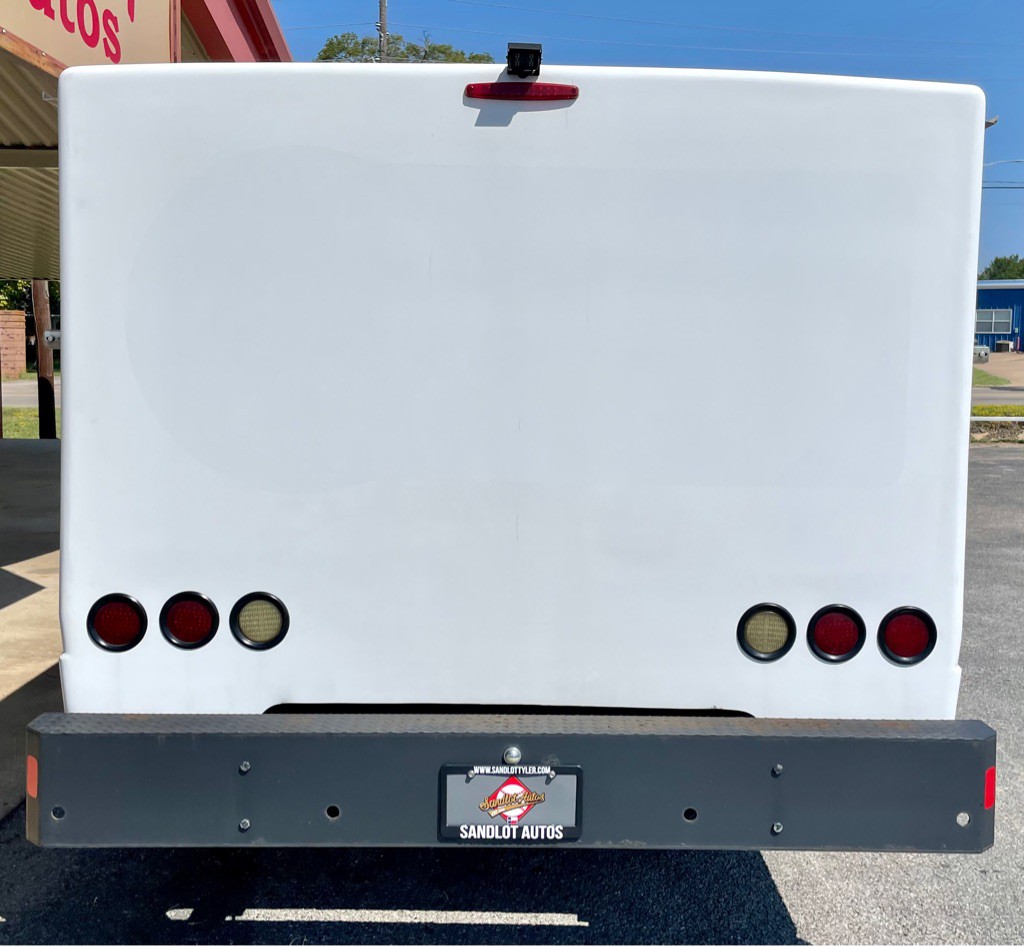 2017 Chevrolet Express Image 6
