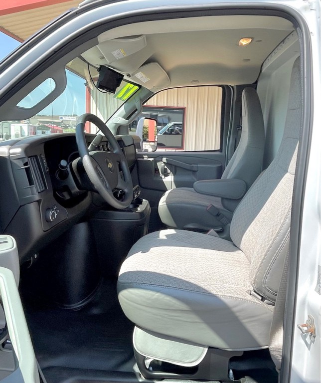 2017 Chevrolet Express Image 8