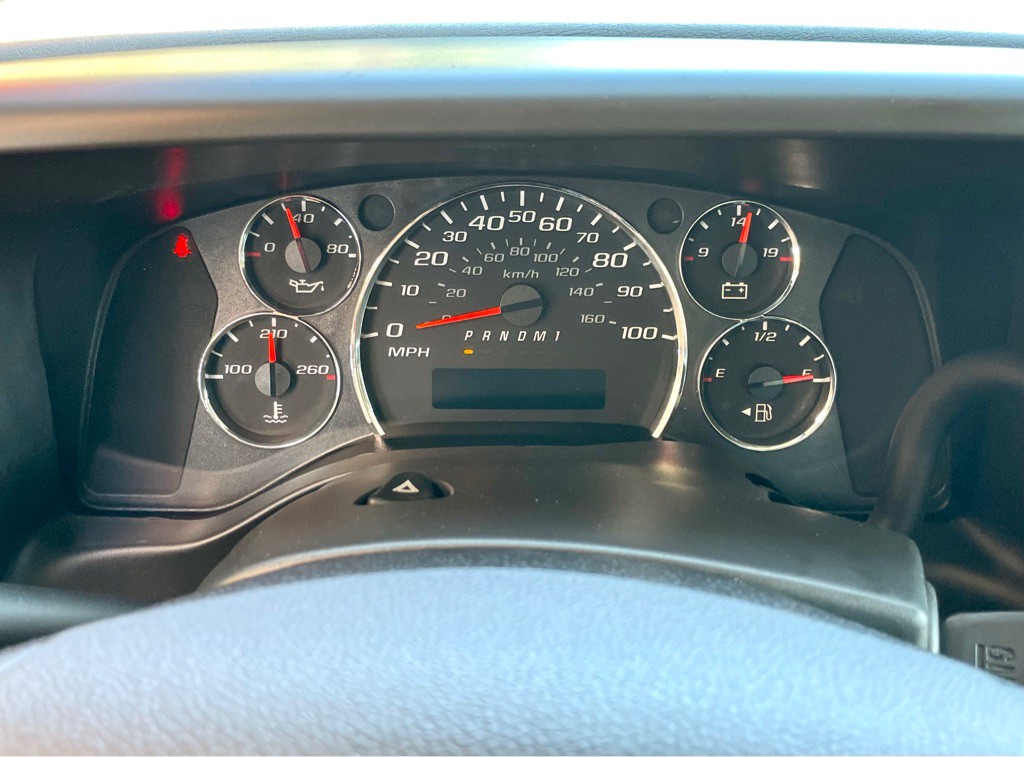 2017 Chevrolet Express Image 18