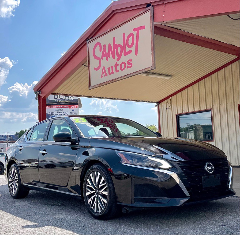 2023 Nissan Altima Image 3
