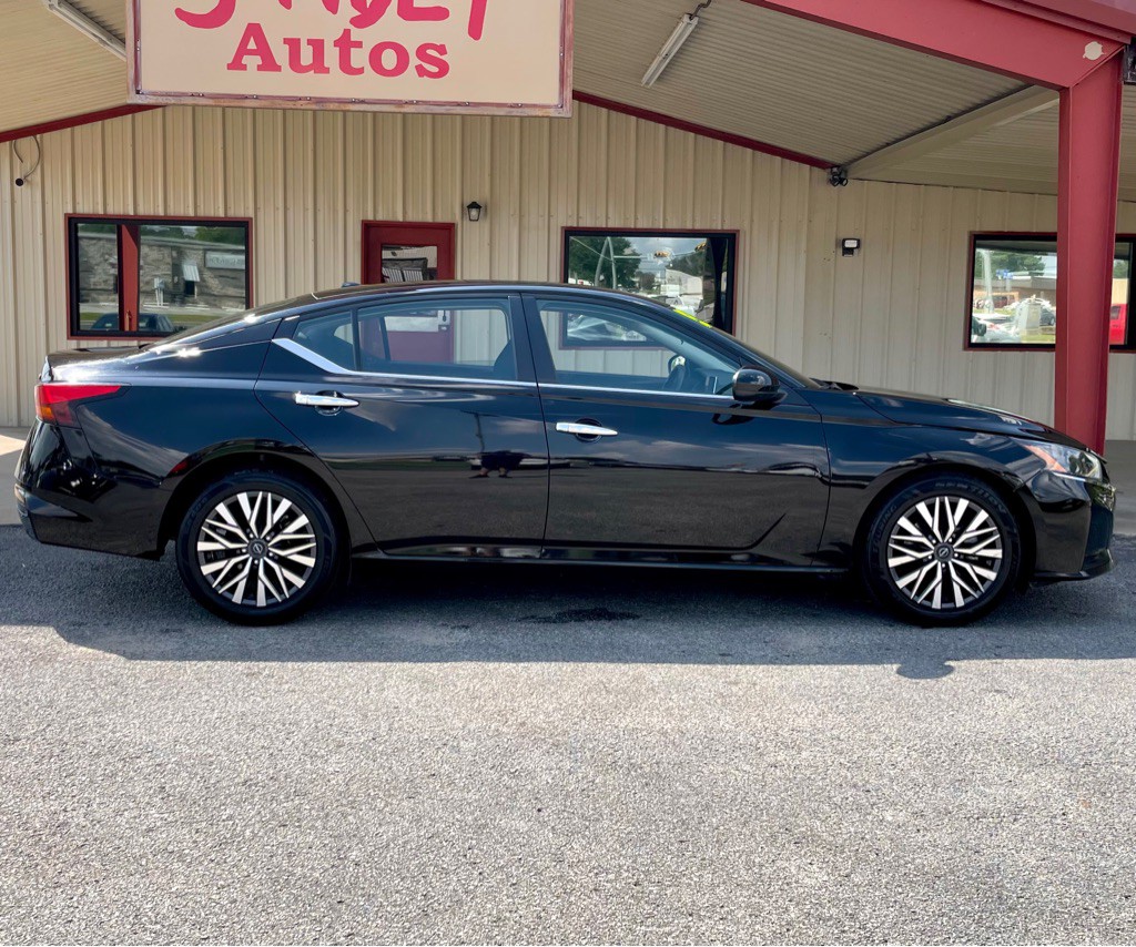 2023 Nissan Altima Image 4