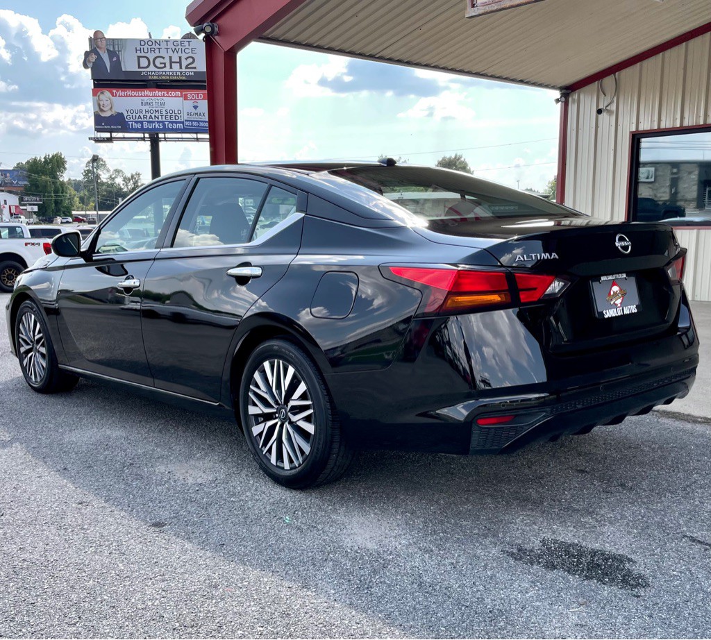 2023 Nissan Altima Image 15