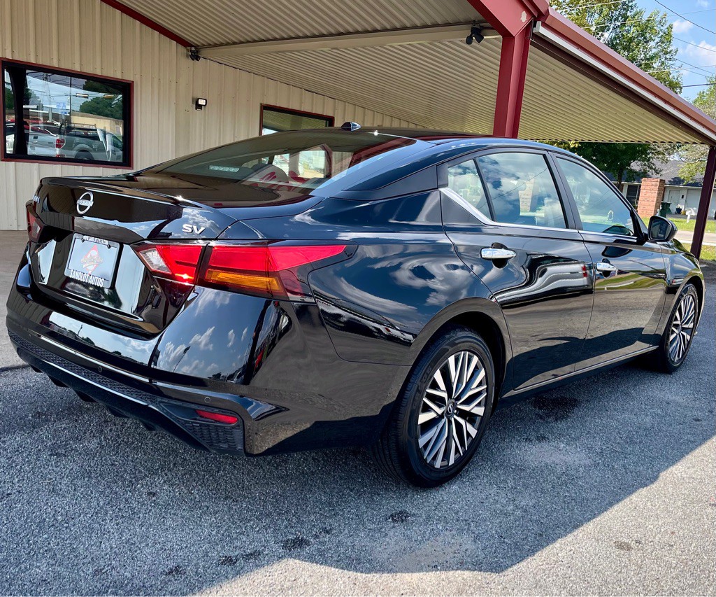 2023 Nissan Altima Image 16
