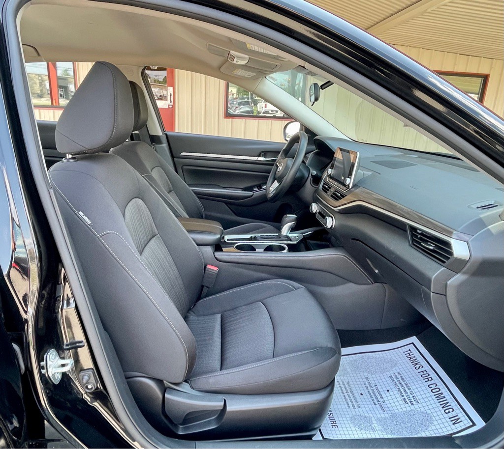 2023 Nissan Altima Image 18