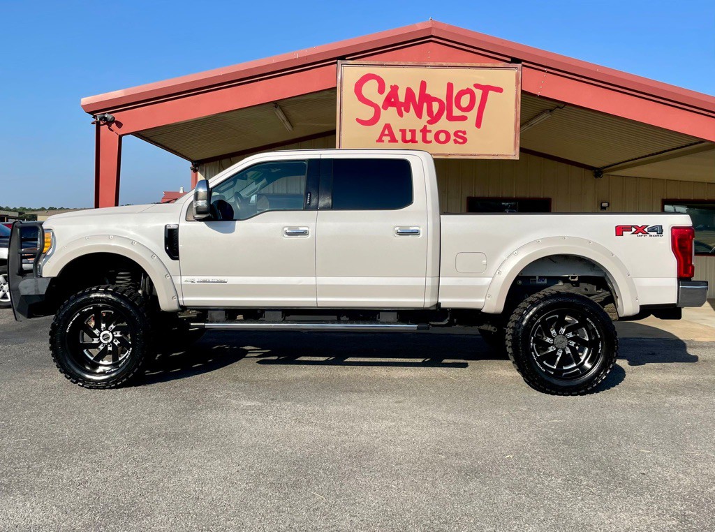 2017 Ford F-250 Image 2