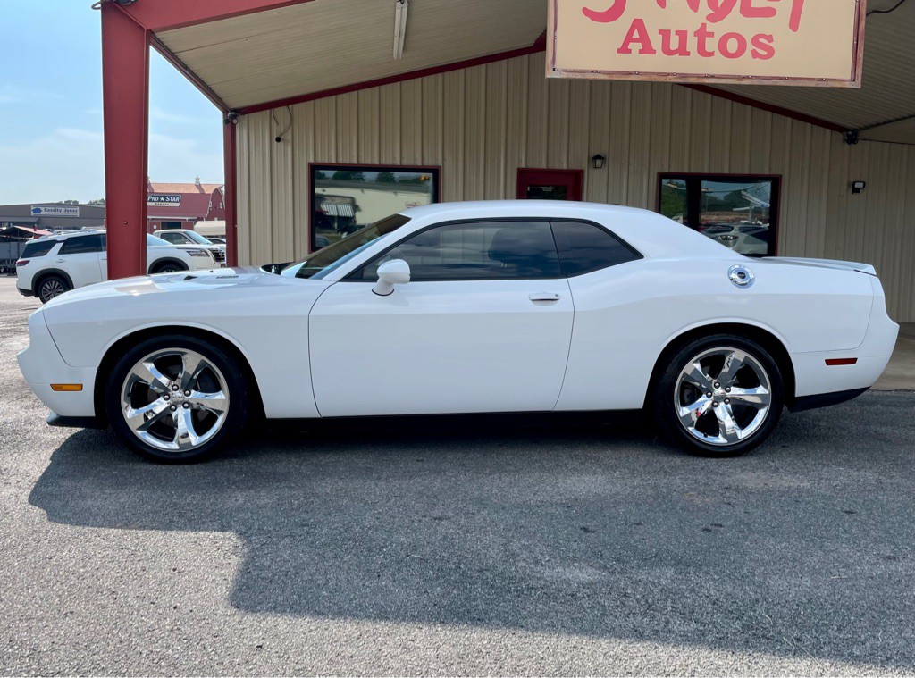 2013 Dodge Challenger Image 2