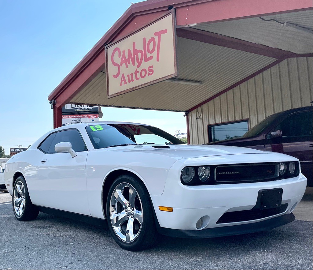 2013 Dodge Challenger Image 3