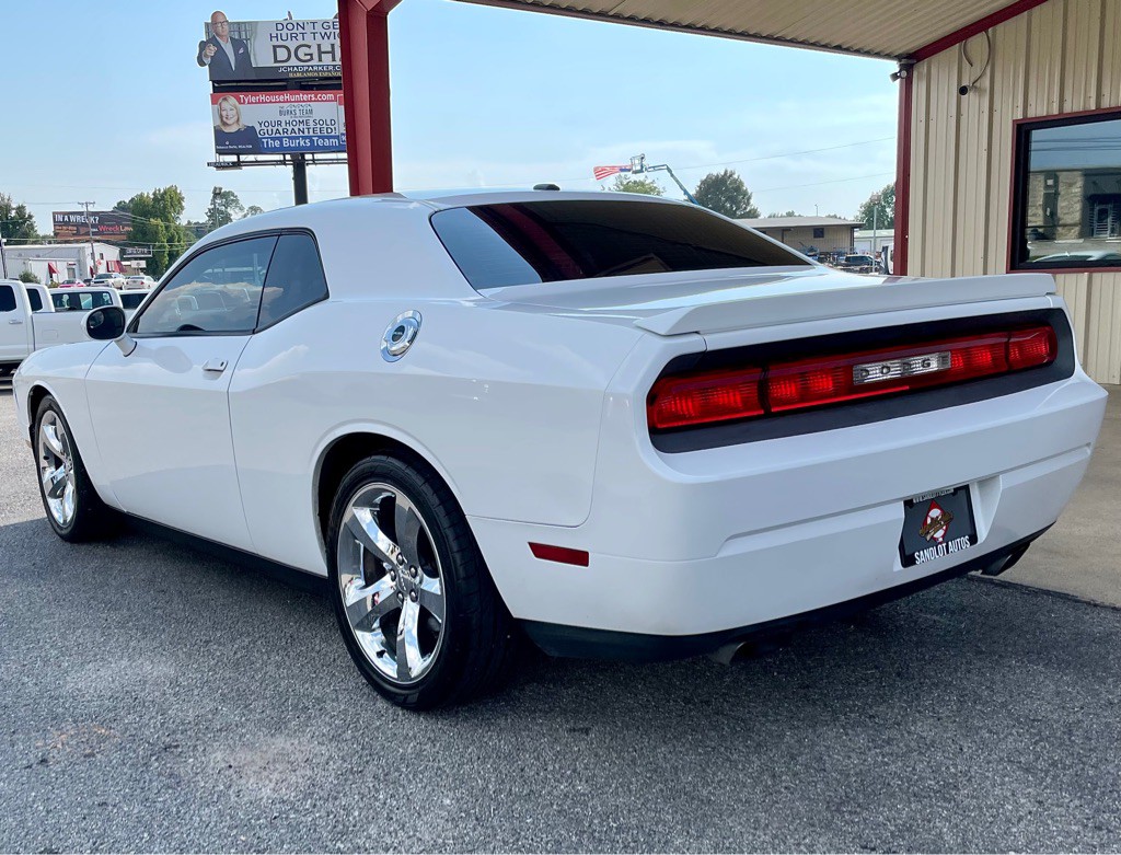 2013 Dodge Challenger Image 14
