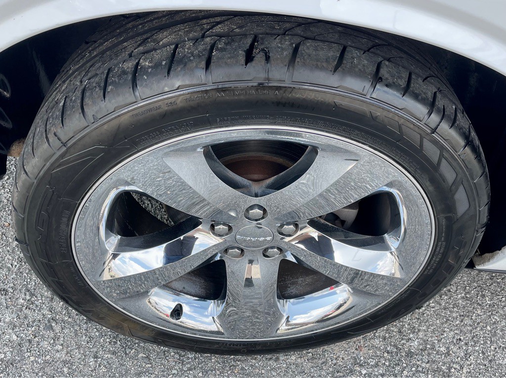 2013 Dodge Challenger Image 22