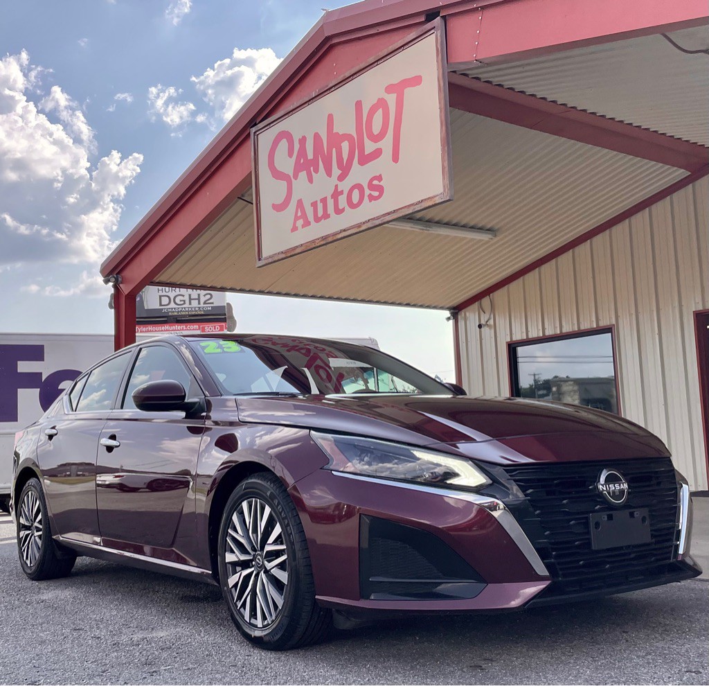 2023 Nissan Altima Image 3