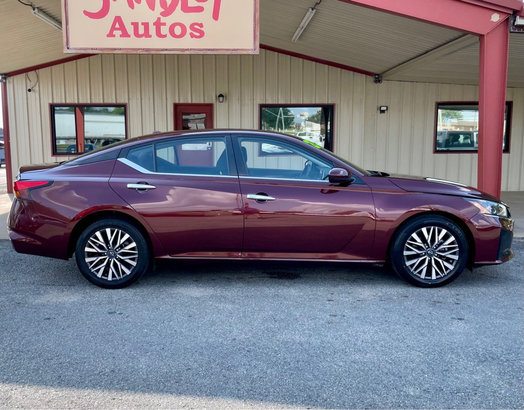 2023 Nissan Altima Image 4
