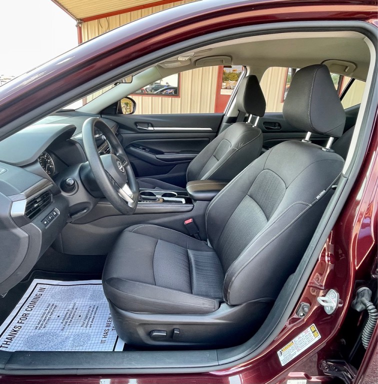 2023 Nissan Altima Image 10