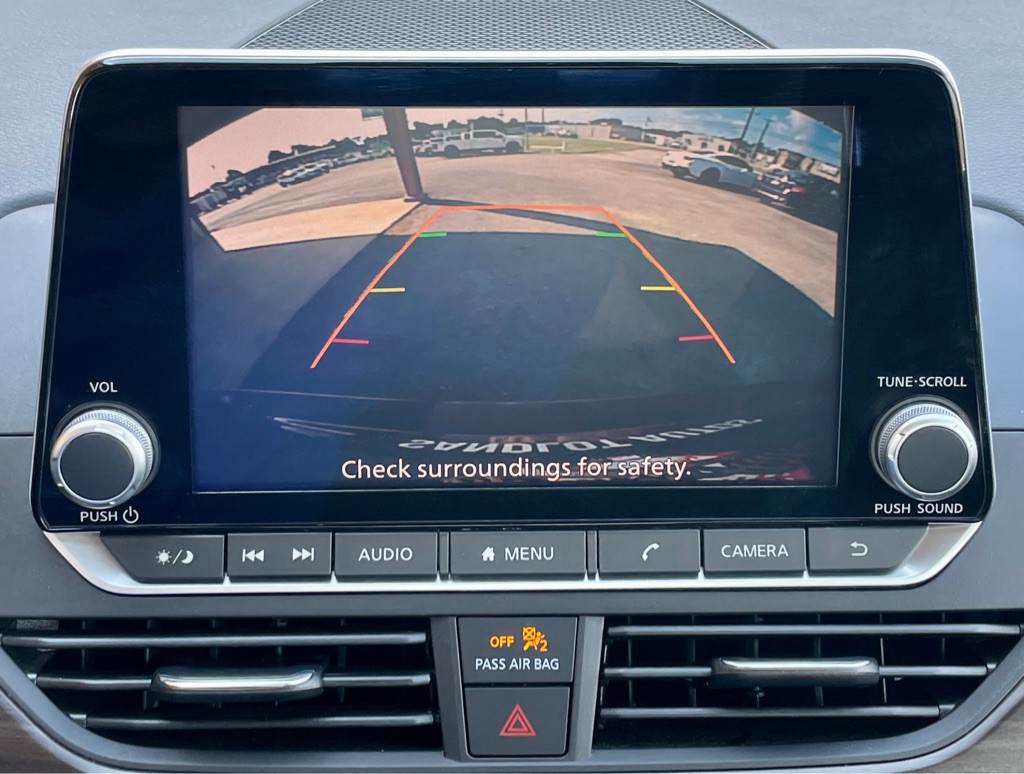 2023 Nissan Altima Image 18