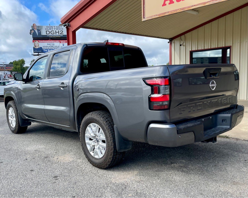 2022 Nissan Frontier Image 2