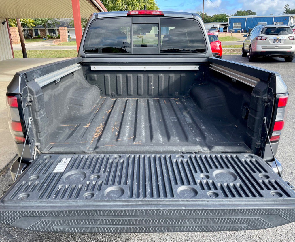 2022 Nissan Frontier Image 6