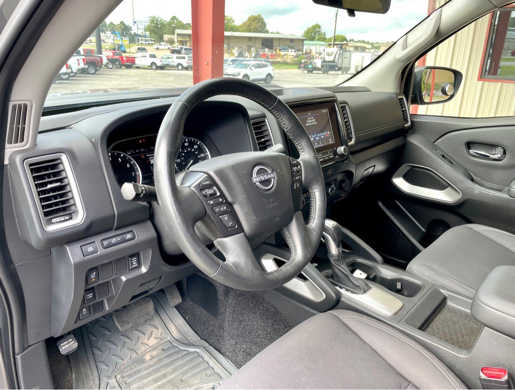 2022 Nissan Frontier Image 8