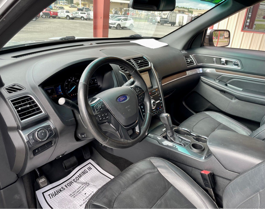 2016 Ford Explorer Image 9