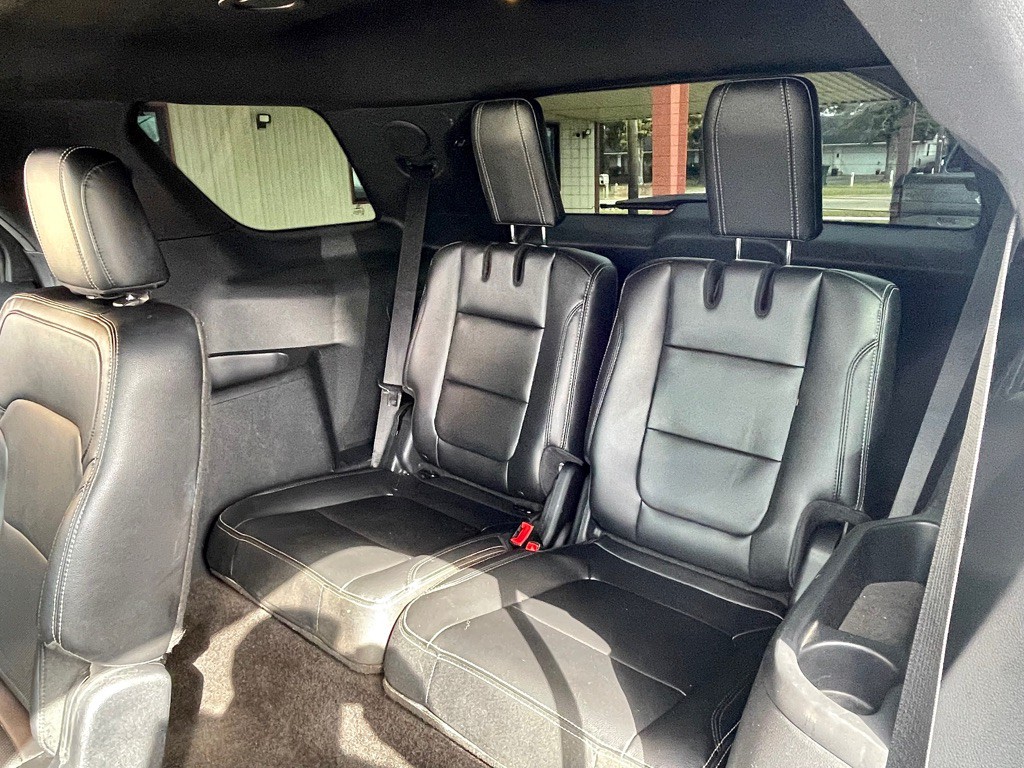 2016 Ford Explorer Image 12