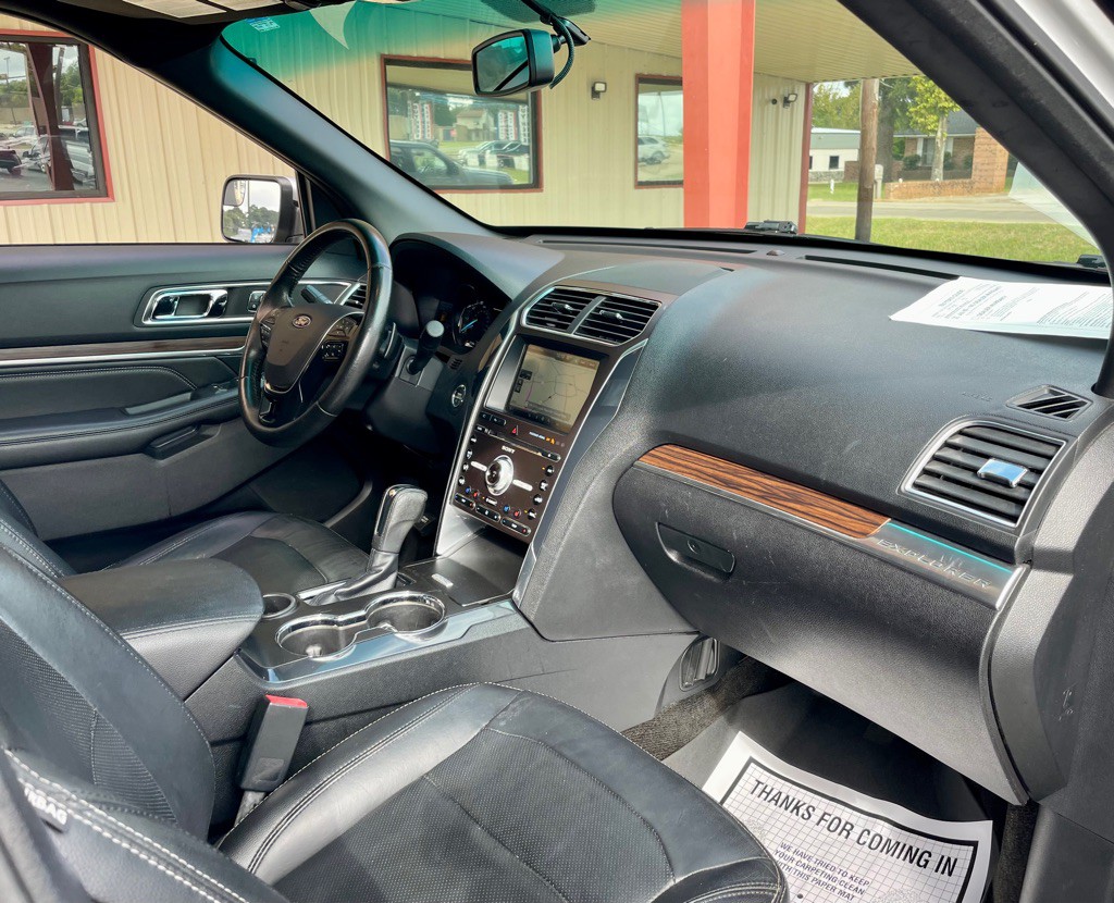 2016 Ford Explorer Image 20