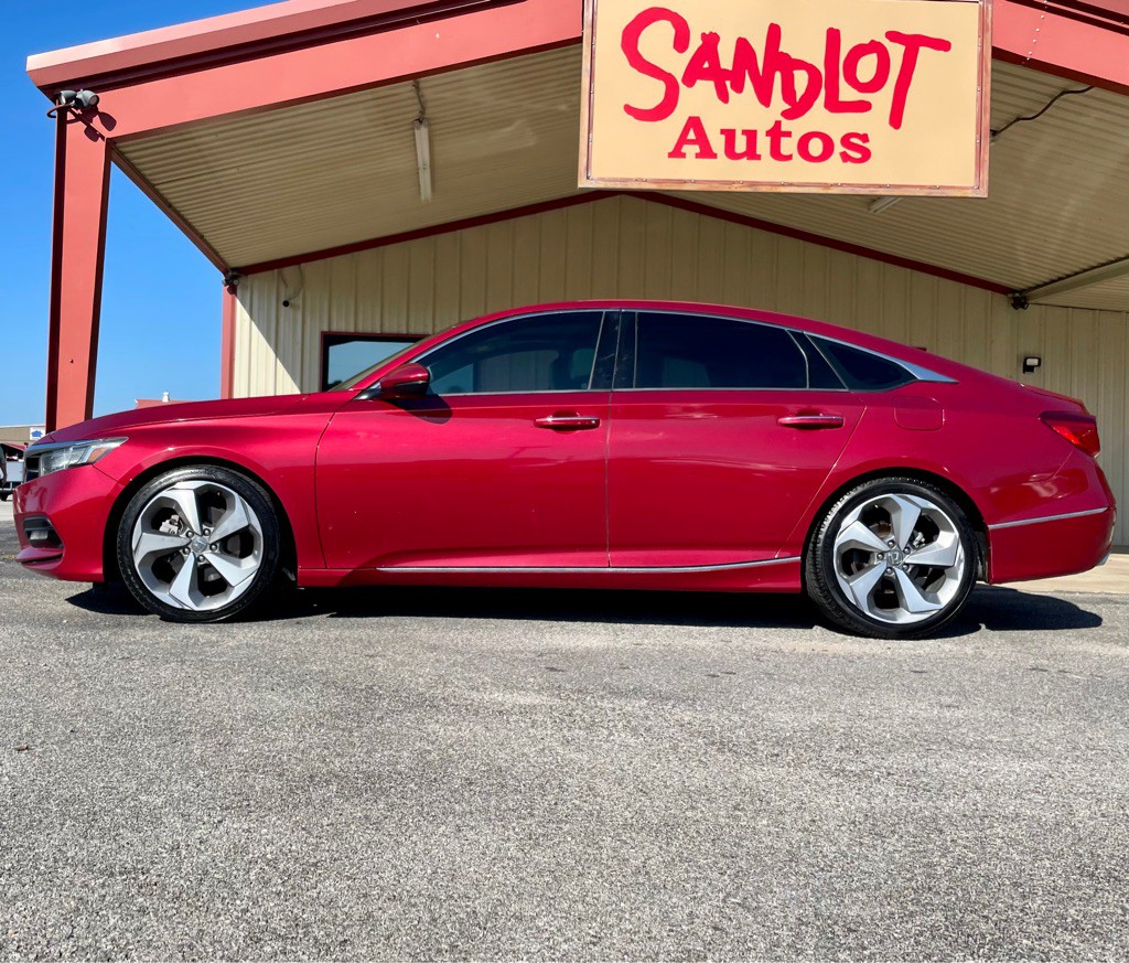 2018 Honda Accord Image 2