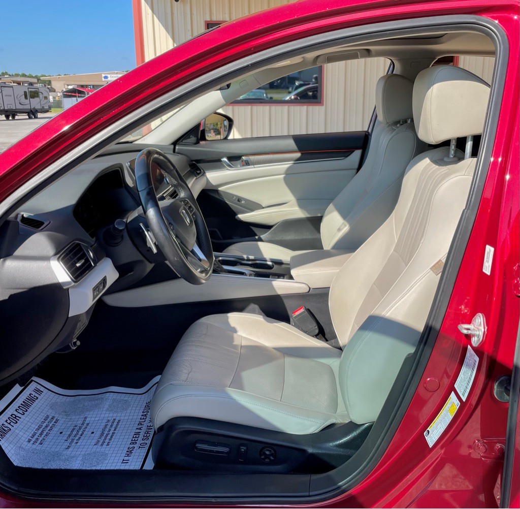 2018 Honda Accord Image 11