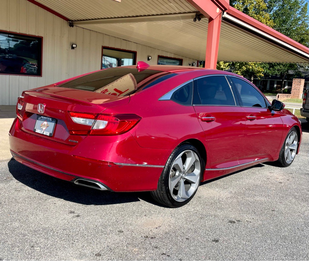 2018 Honda Accord Image 16