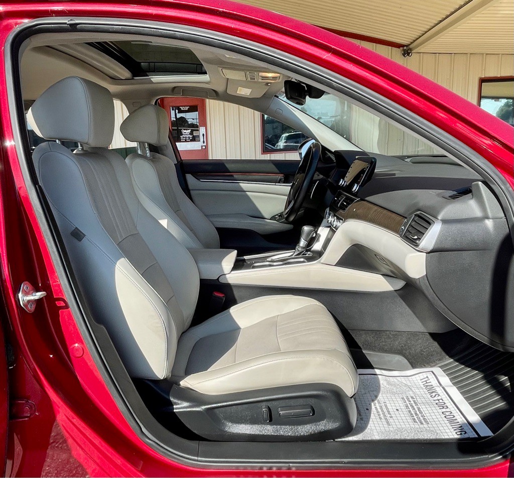 2018 Honda Accord Image 24