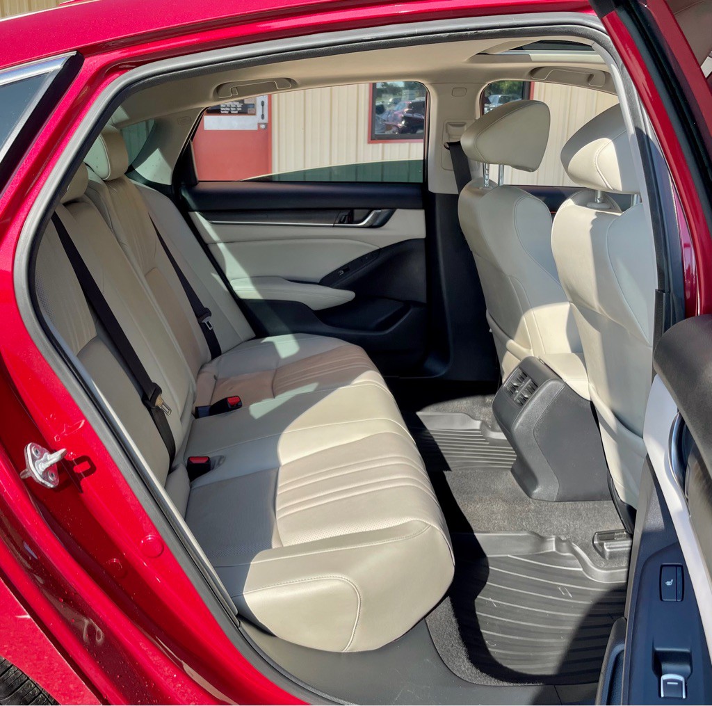 2018 Honda Accord Image 25