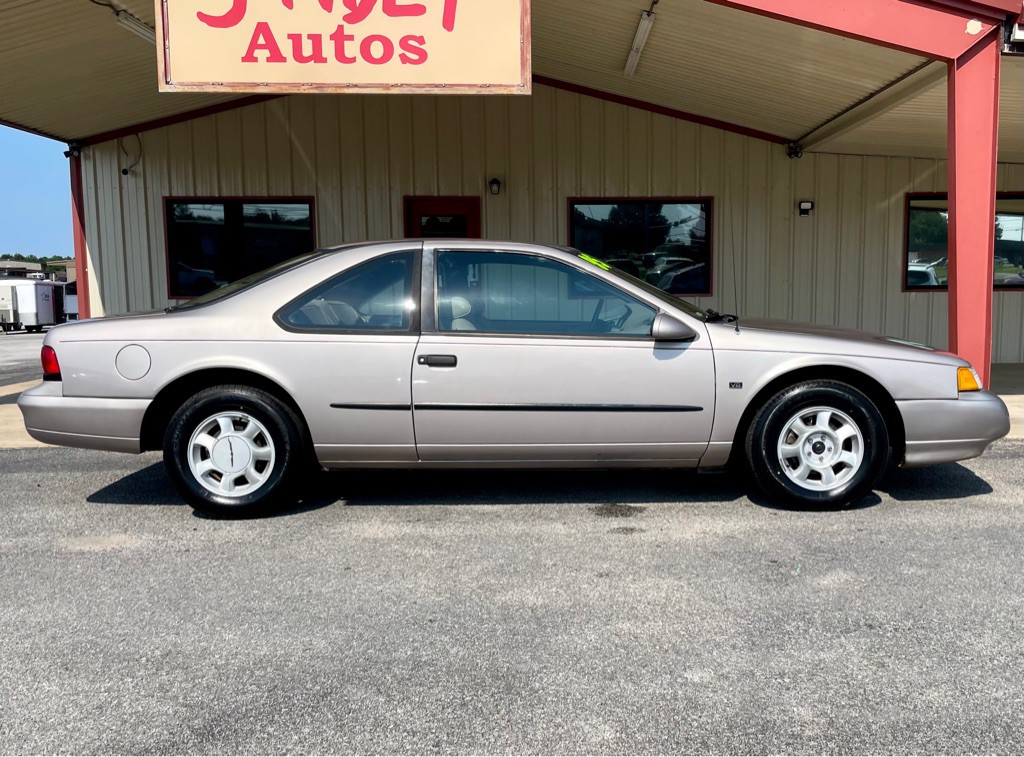 1995 Ford Thunderbird Image 4