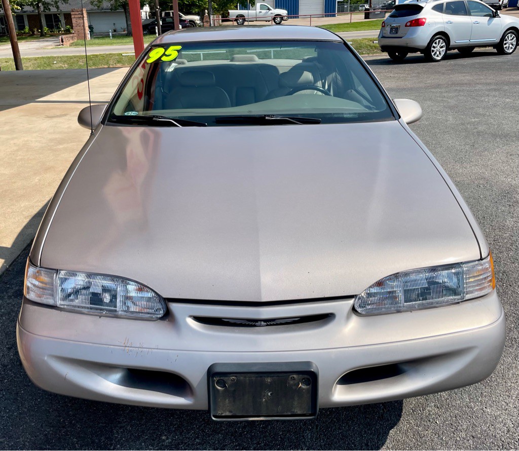 1995 Ford Thunderbird Image 5