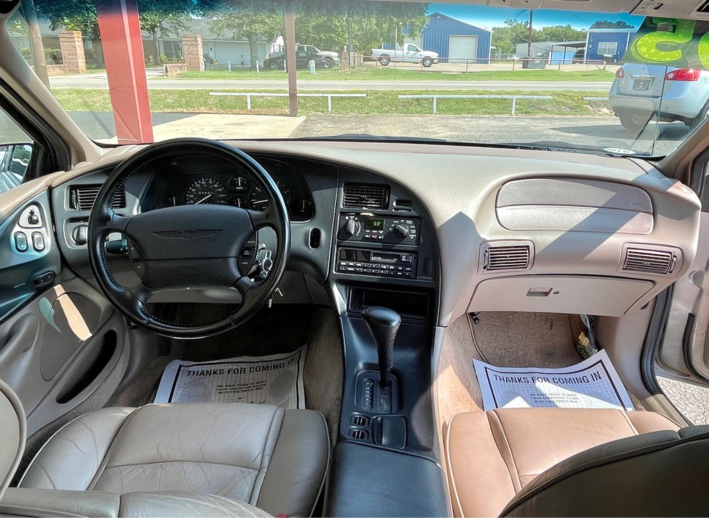 1995 Ford Thunderbird Image 8