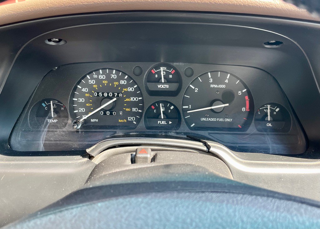1995 Ford Thunderbird Image 13