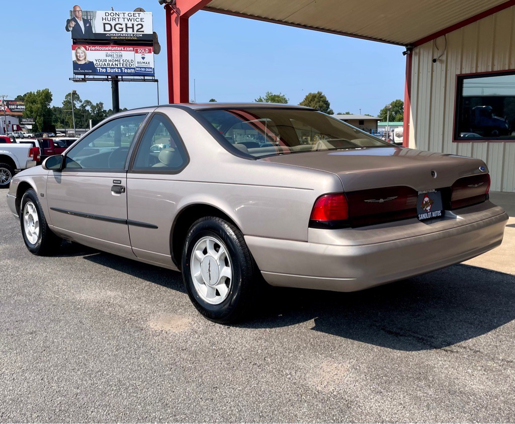 1995 Ford Thunderbird Image 17