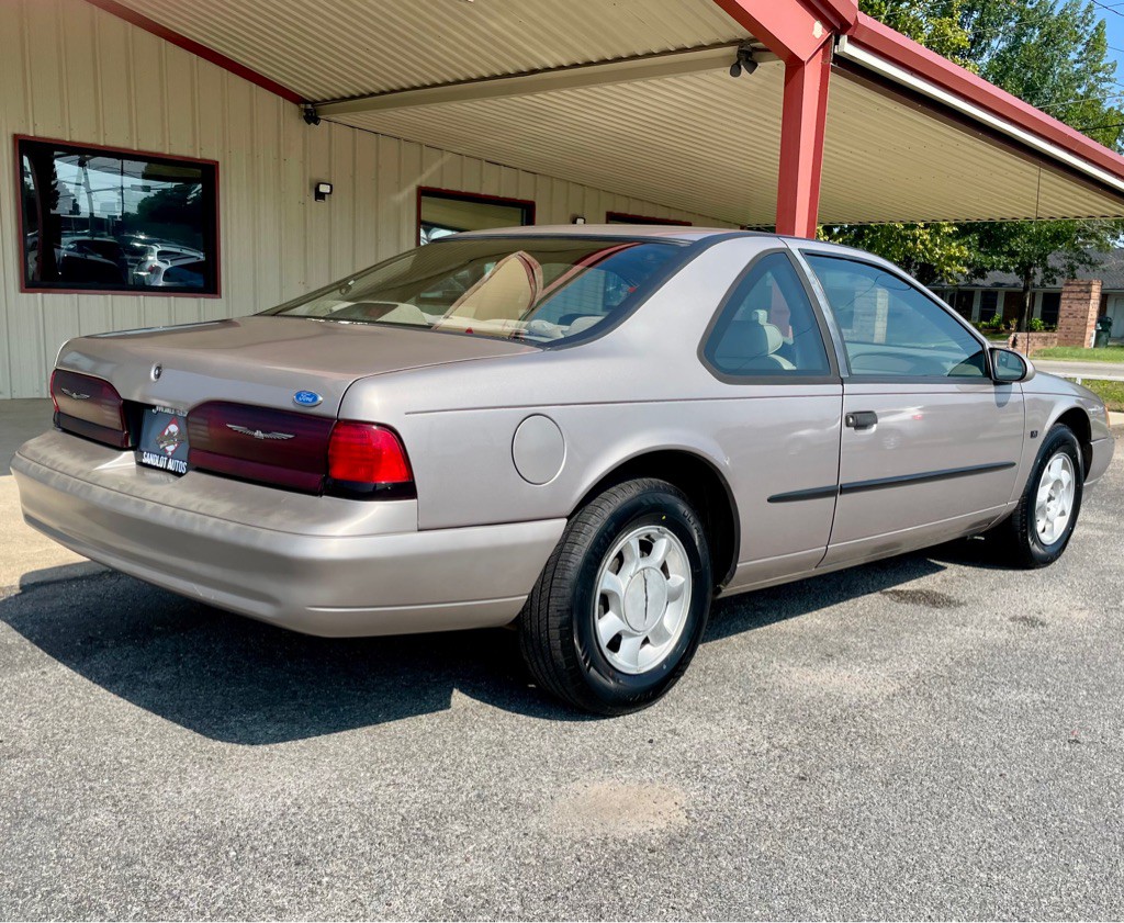 1995 Ford Thunderbird Image 18