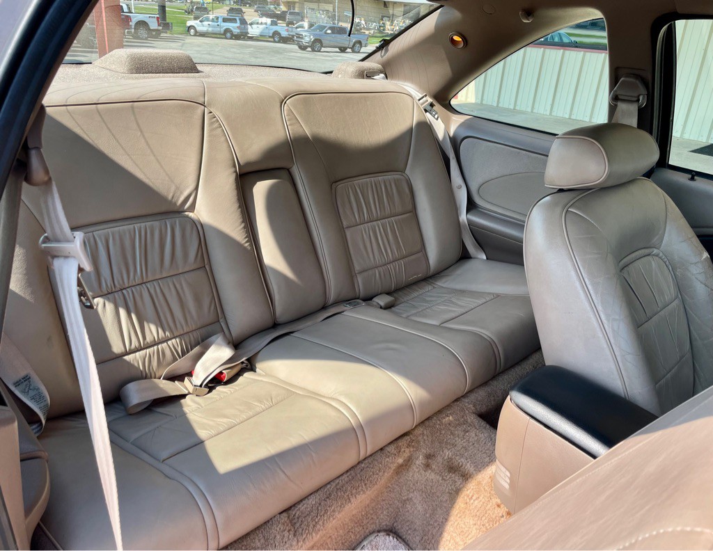 1995 Ford Thunderbird Image 21